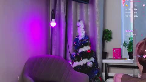 Hi Im Bella online show from December 18, 9:48 am