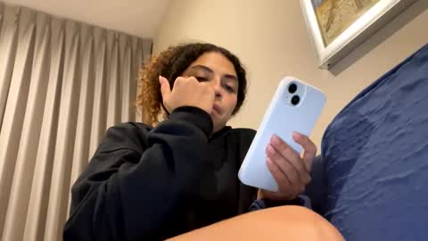 Isabella.. back again  online show from February 11, 1:41 am