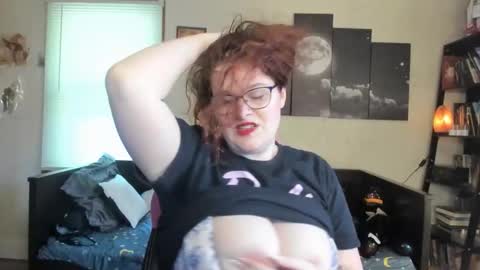 isabellamariedarcy online show from April 22, 9:44 pm