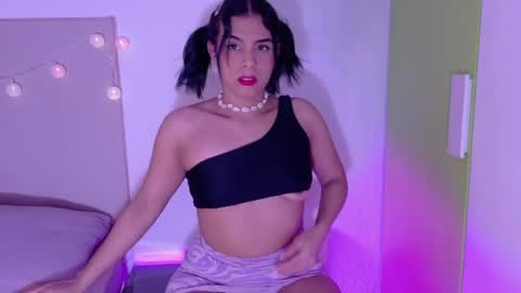 Isabella  online show from April 21, 7:48 am