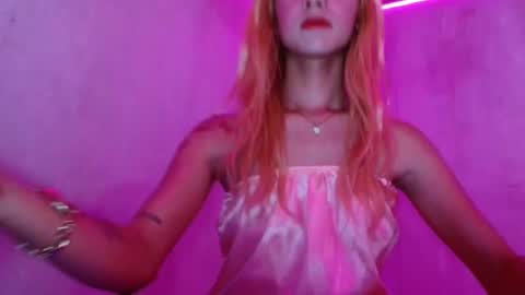 isabellatx online show from April 19, 10:49 am