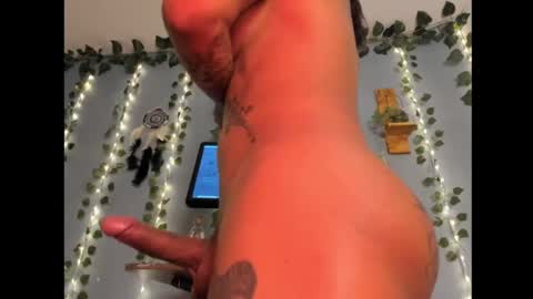 isabelldollts online show from February 19, 11:49 am