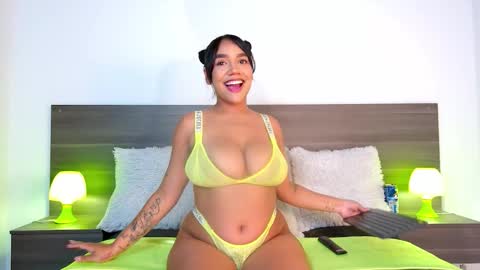isabellj28 online show from October 8, 4:51 am