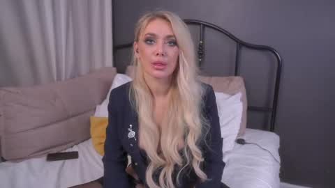 Snapshot of isadoradunkan chatting on March 11, 12:33 am isadoradunkan online show from March 11, 12:33 am