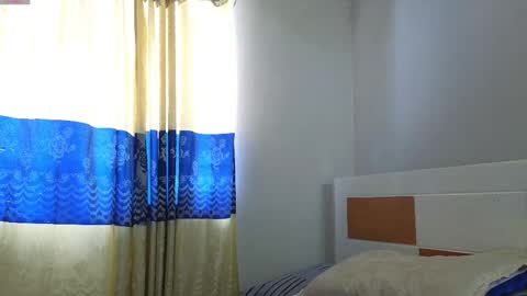 isais hunt online show from September 22, 7:07 pm