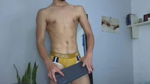 isais hunt online show from January 15, 4:15 am