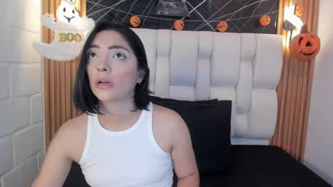Snapshot of isarogers_dl chatting on October 11, 10:13 pm isabel online show from October 11, 10:13 pm