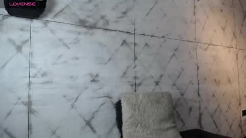 I S A  S AN D E R S  online show from December 17, 7:20 pm