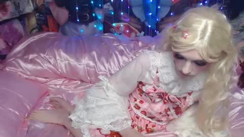 Sele online show from November 18, 10:46 pm