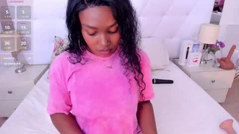 Snapshot of isla_scott chatting on October 7, 11:39 am Vanessa online show from October 7, 11:39 am