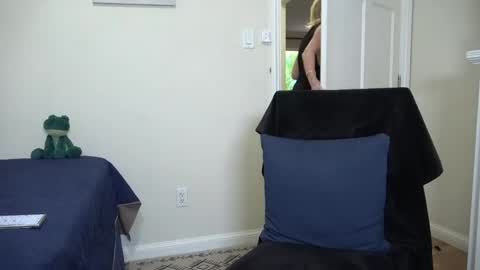 Lou  Peaches online show from January 17, 11:27 am