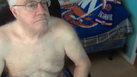 islesman22 online show from April 13, 10:41 am