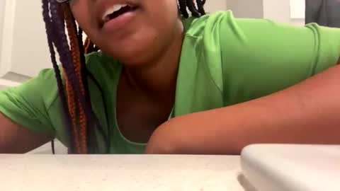 Sharice online show from April 13, 3:49 pm