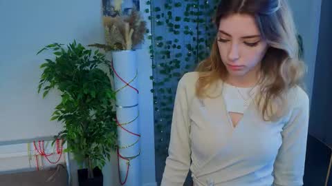 Emilia online show from February 10, 6:27 am