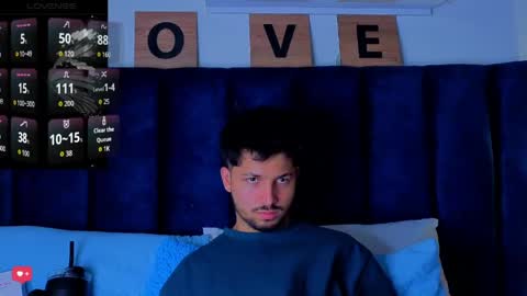 Issac online show from March 25, 4:19 am