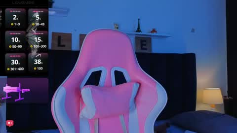 Issac online show from March 30, 5:07 am