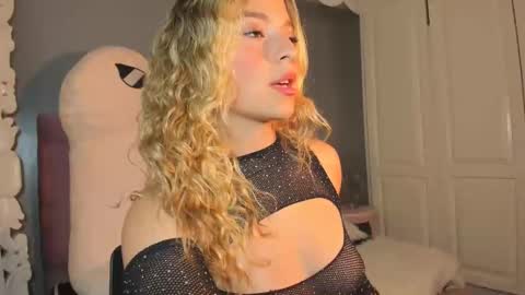 Snapshot of issadorajames chatting on October 23, 7:37 pm issadorajames online show from October 23, 7:37 pm