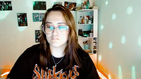 Yiz online show from December 14, 6:24 am