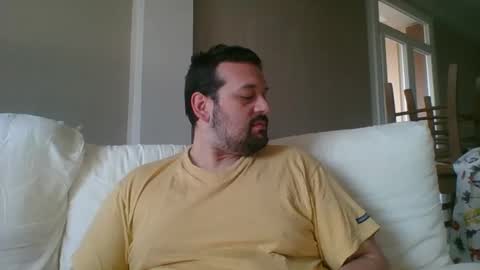 italianbigboy932 online show from April 22, 8:32 am