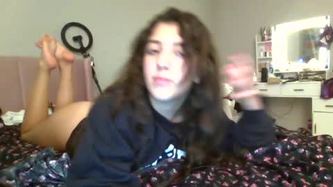 ItalianKitty online show from December 17, 4:30 am