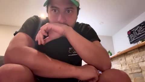 Snapshot of italianladd chatting on September 30, 2:11 am italianladd online show from September 30, 2:11 am