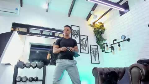 Italo Moore online show from December 15, 11:28 am