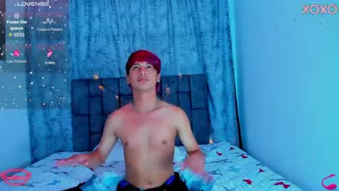 ithan_kingtwin online show from July 28, 9:14 pm