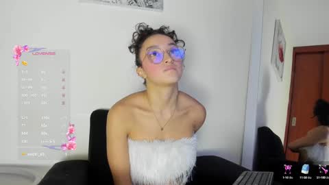 Snapshot of its__angelica_ chatting on September 23, 12:37 am Angelica online show from September 23, 12:37 am
