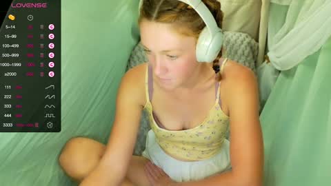 Lily online show from February 3, 2:53 am