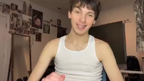 Snapshot of its_rowan chatting on October 30, 1:39 am Rowan online show from October 30, 1:39 am