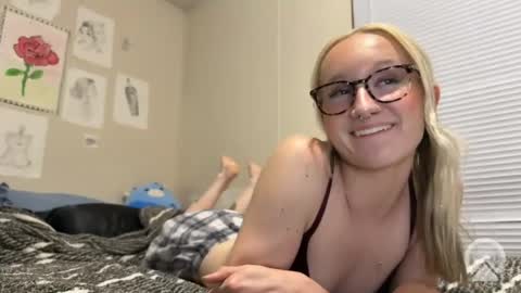 Hallie online show from July 18, 4:25 am