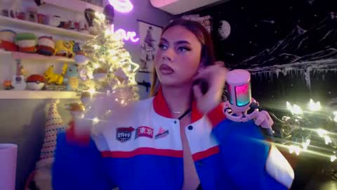 Nicki Foxx online show from December 2, 10:40 pm