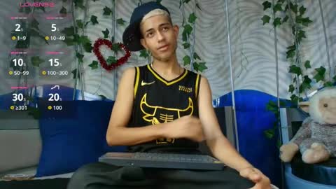 itszairen online show from February 25, 3:10 am