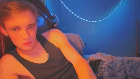 itzd123 online show from April 25, 8:05 am