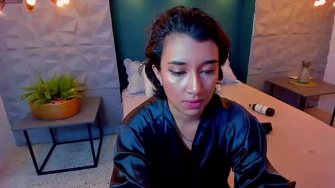 ivannacollen online show from December 31, 2:36 pm