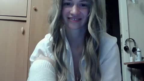 Snapshot of ivetta911 chatting on October 22, 3:03 pm ivetta911 online show from October 22, 3:03 pm
