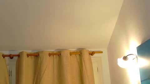 Ivonne online show from March 20, 11:15 am