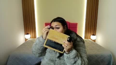 I V O N N E R O S S online show from April 21, 11:50 am