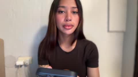 kirstenelsie online show from April 24, 5:31 am