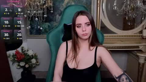 ivorywood_ online show from September 19, 4:54 pm