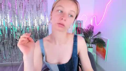ivy_blare online show from June 4, 2:01 pm