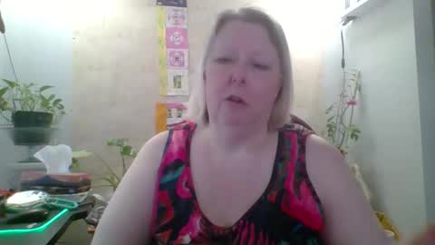 ivyjane3522 online show from April 9, 3:18 pm