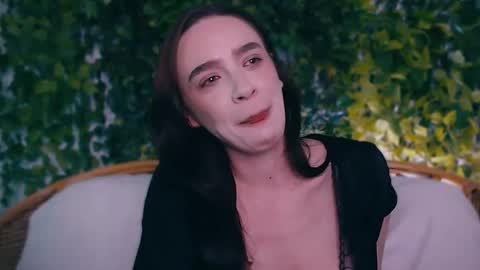 Miss Ivy online show from November 22, 8:07 pm