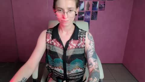 Ivy online show from July 19, 11:51 pm