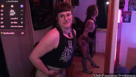 Ivy ShrumX online show from November 12, 2:47 am