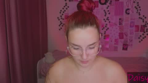 Snapshot of iwi_wi_wi chatting on September 20, 12:13 am Daisy online show from September 20, 12:13 am