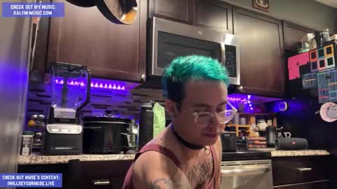 Muse hethey online show from November 25, 12:20 am