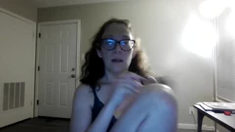 izzynoela online show from March 8, 2:26 am