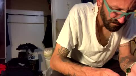 Snapshot of j_boogie_mane chatting on October 15, 2:59 am j boogie online show from October 15, 2:59 am