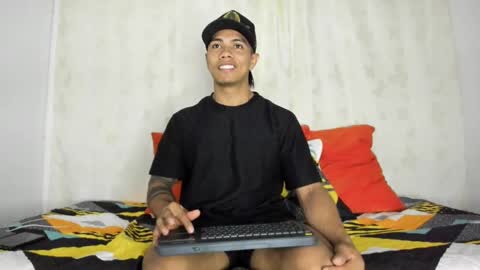 i am juan musiry independent model  online show from March 7, 10:35 am